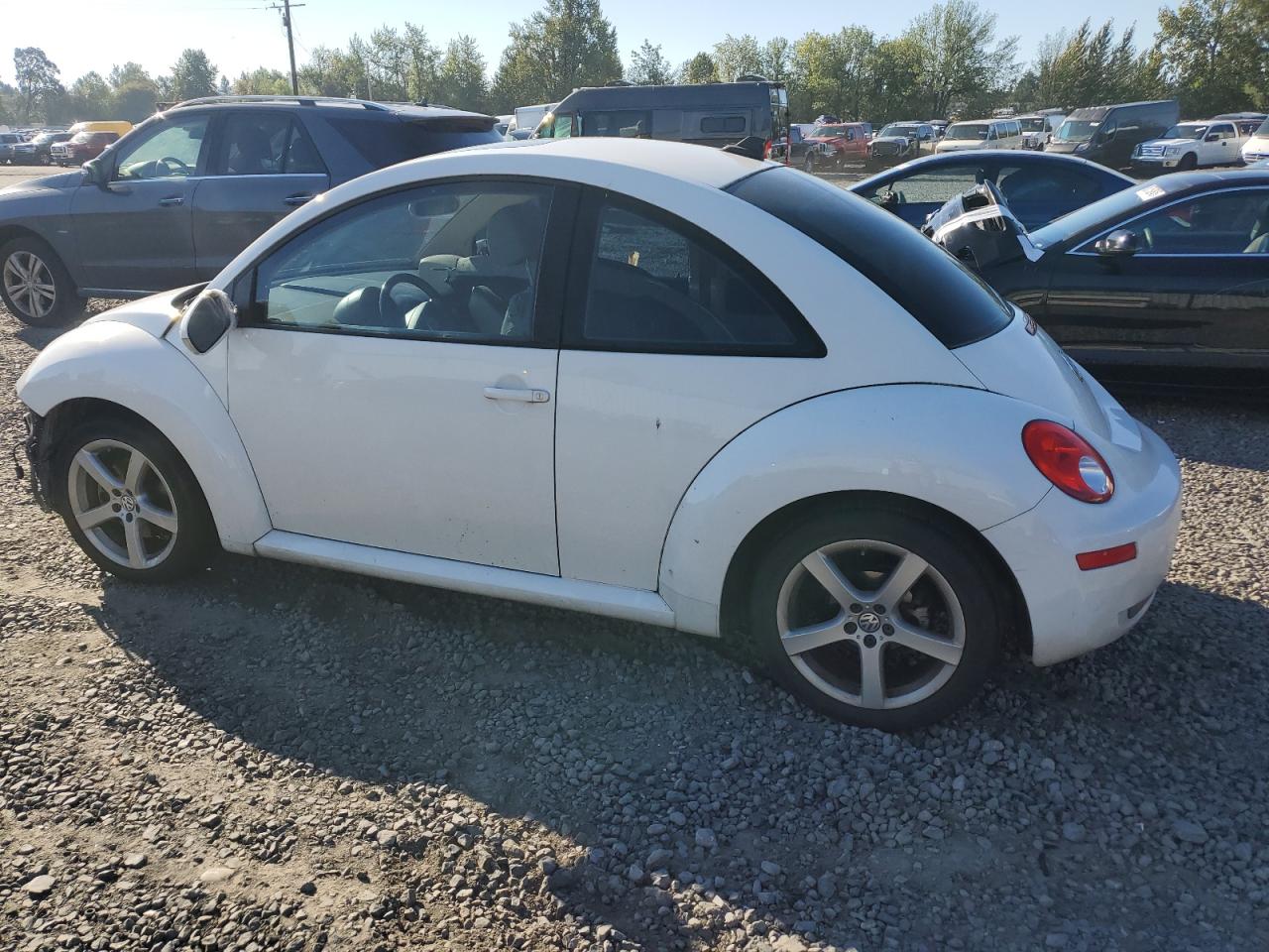 Lot #3269750703 2009 VOLKSWAGEN NEW BEETLE