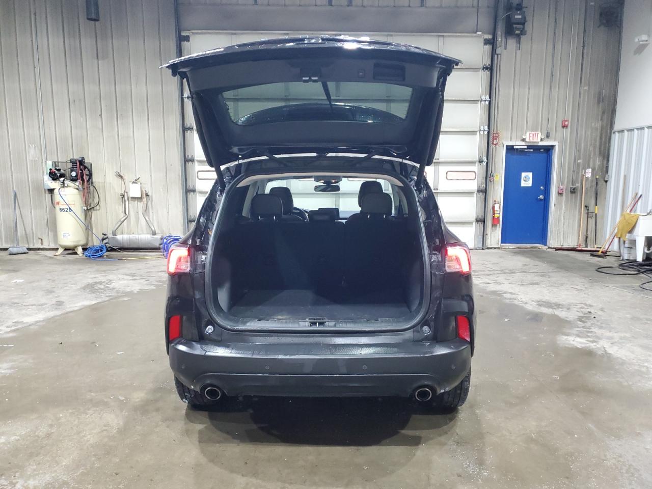 FORD ESCAPE TITANIUM