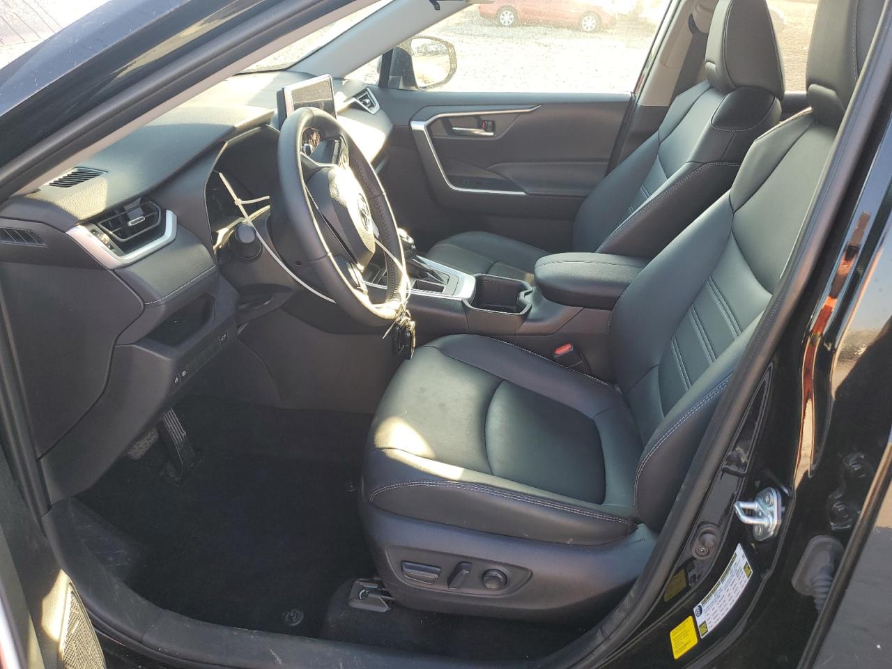 TOYOTA RAV4 XLE PREMIUM