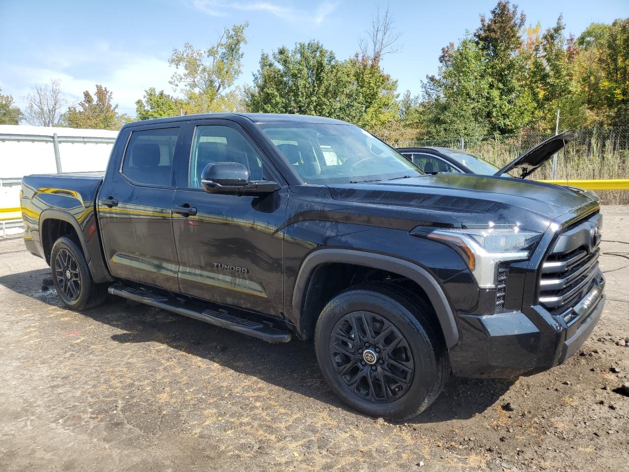 TOYOTA TUNDRA CREWMAX LIMITED