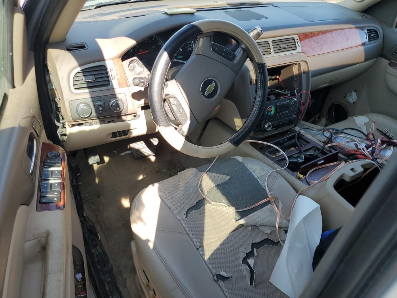 CHEVROLET SUBURBAN K1500 LTZ