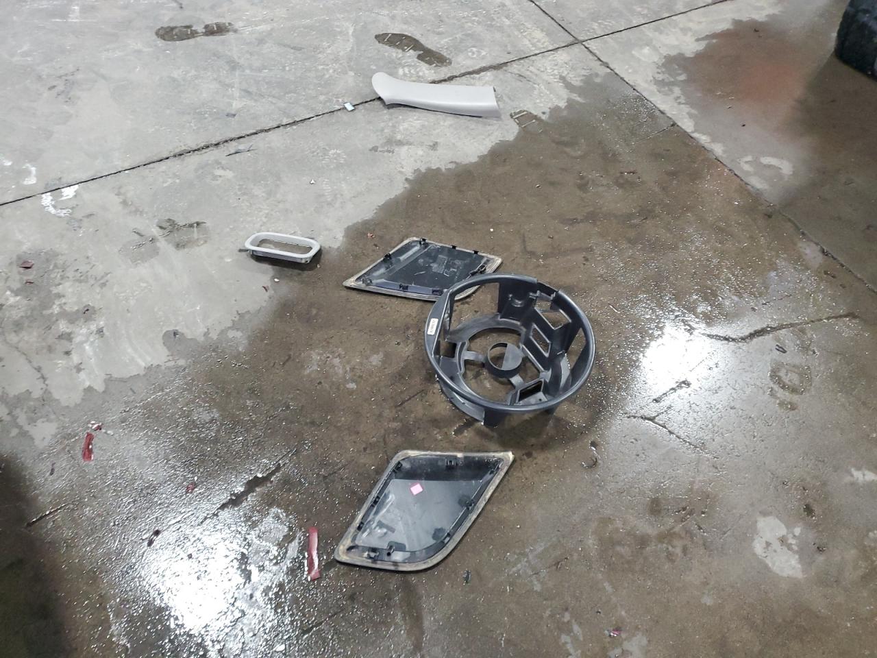 Lot #3285746648 2005 PONTIAC BONNEVILLE