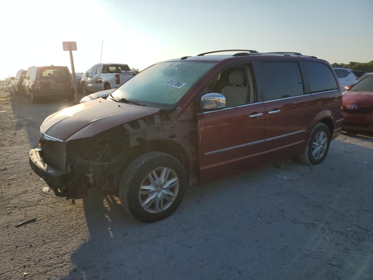 CHRYSLER TOWN & COUNTRY LIMITED