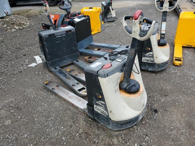 2020 CROWN ELECTRIC PALLET JACK #3246796841
