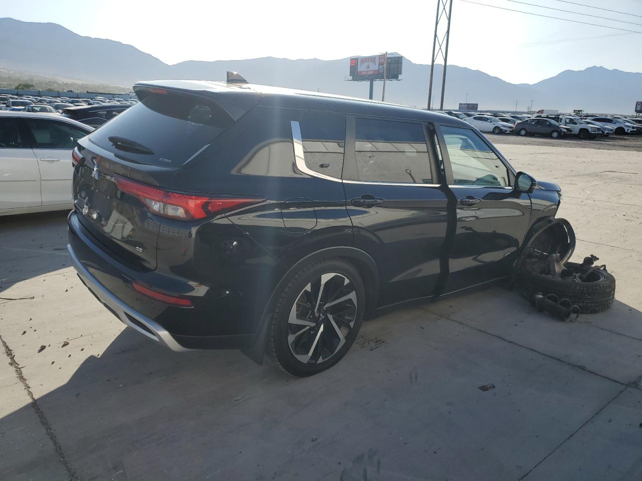 MITSUBISHI OUTLANDER SE