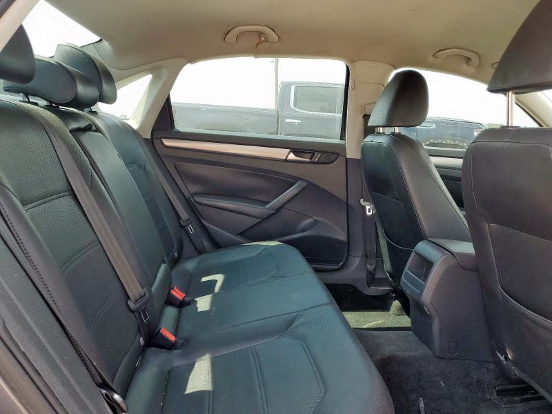 2015 VOLKSWAGEN PASSAT S 1VWAS7A35FC060909