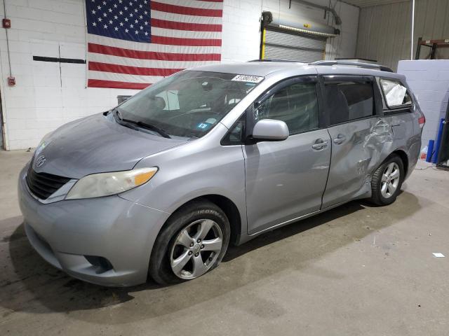 TOYOTA SIENNA LE