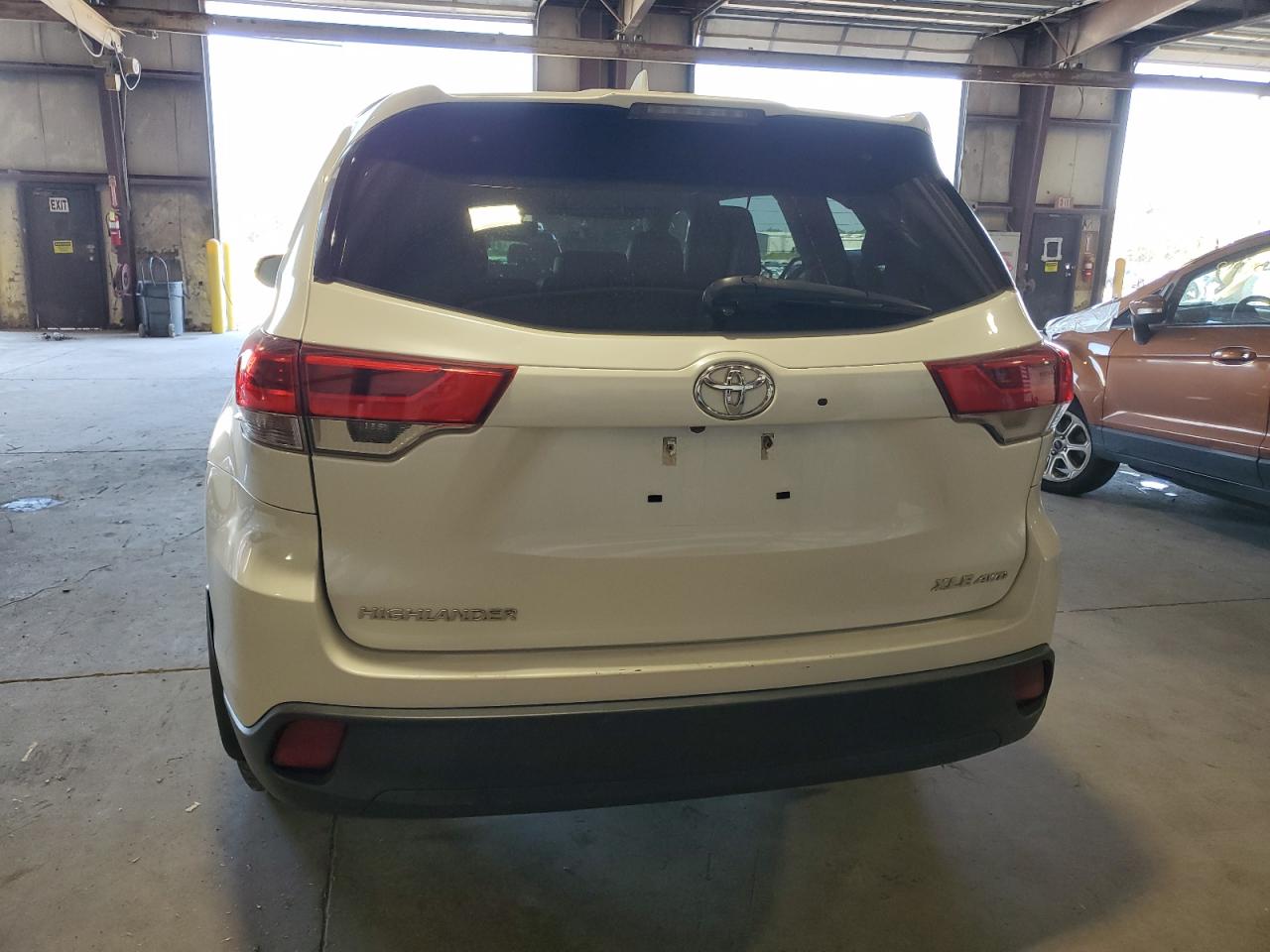 TOYOTA HIGHLANDER SE