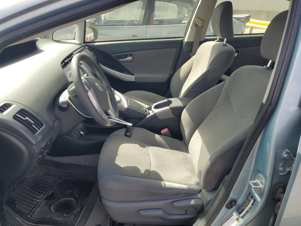 TOYOTA PRIUS PLUG-IN