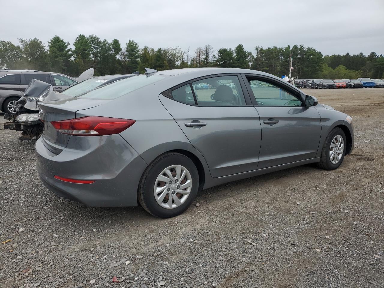 HYUNDAI ELANTRA SE