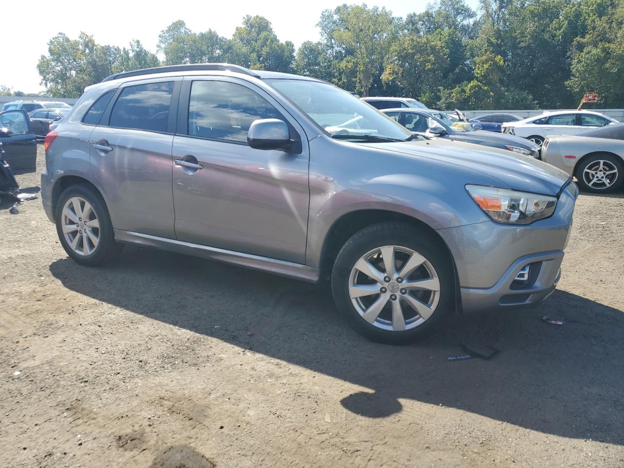 MITSUBISHI OUTLANDER SE