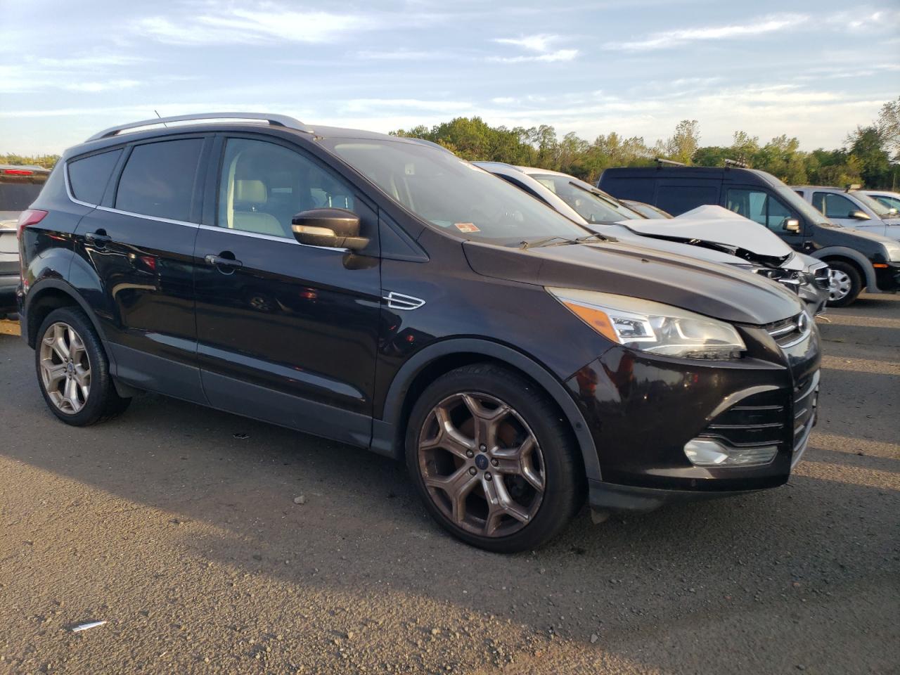 FORD ESCAPE TITANIUM