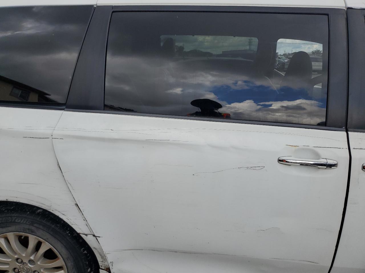 Lot #3255385416 2014 TOYOTA SIENNA XLE