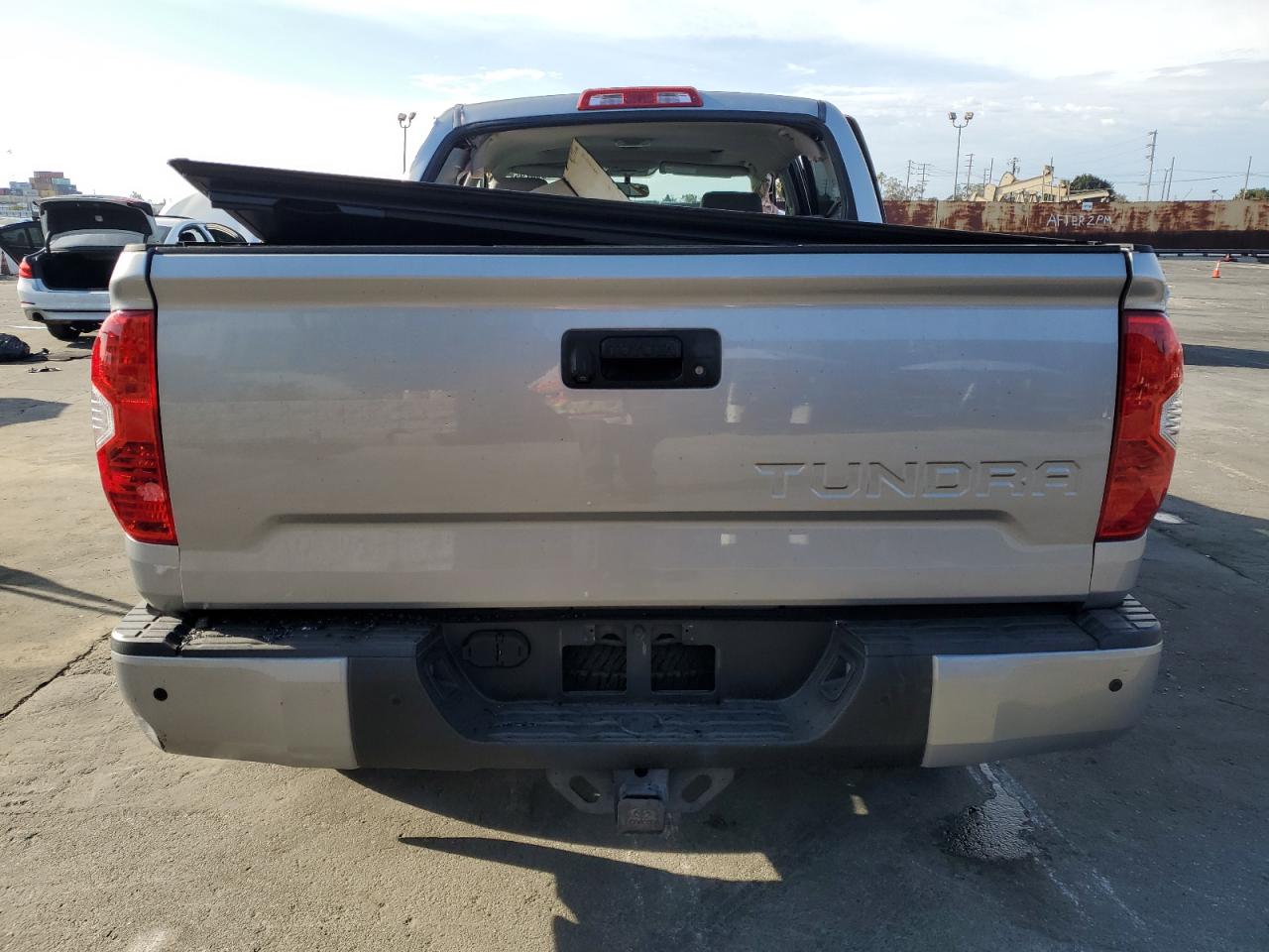 TOYOTA TUNDRA CREWMAX LIMITED