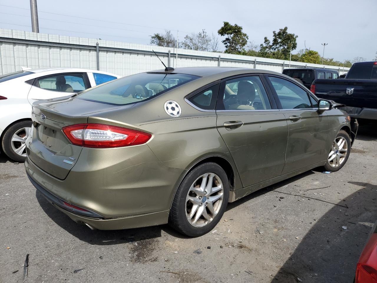 FORD FUSION SE