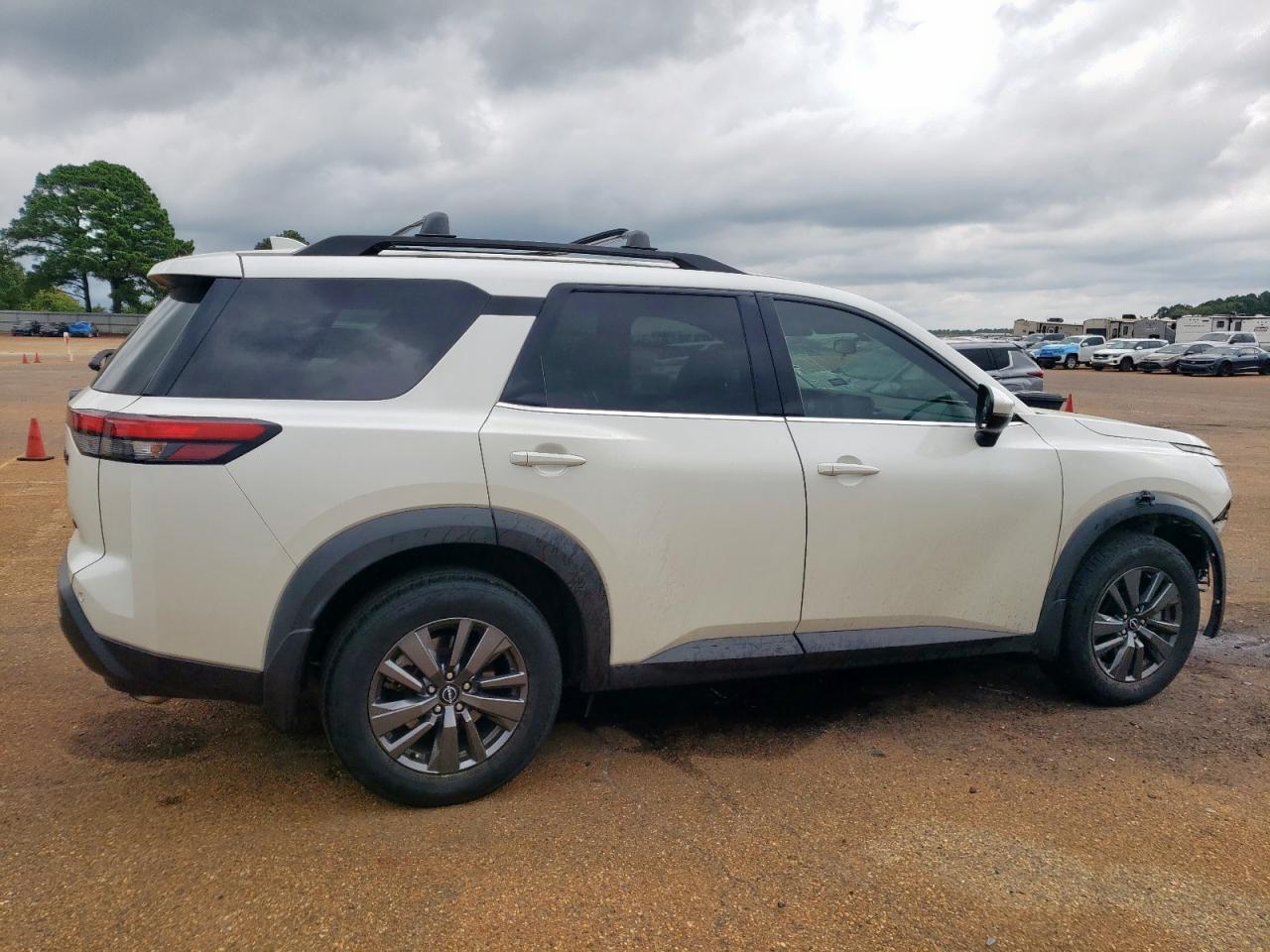 NISSAN PATHFINDER SV