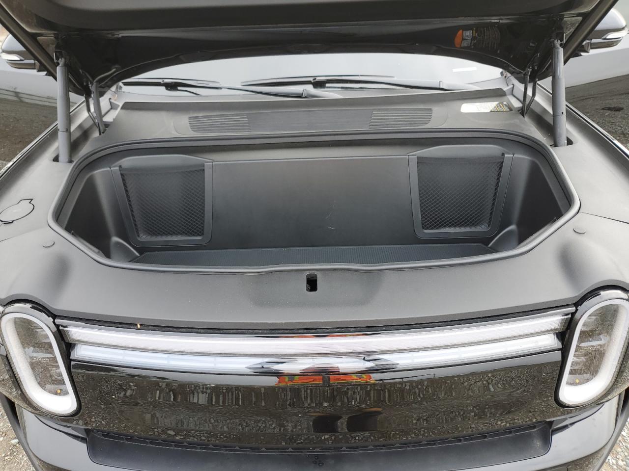 RIVIAN R1S ADVENTURE