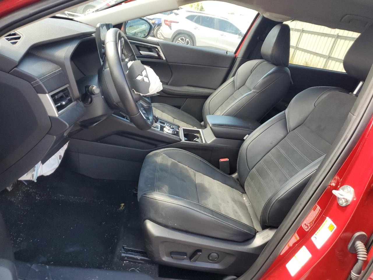 MITSUBISHI OUTLANDER SE