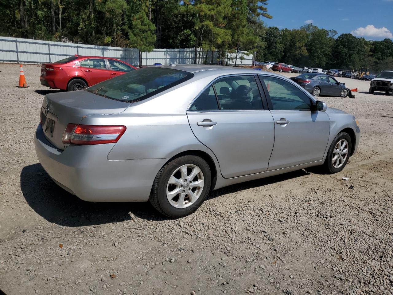 TOYOTA CAMRY BASE