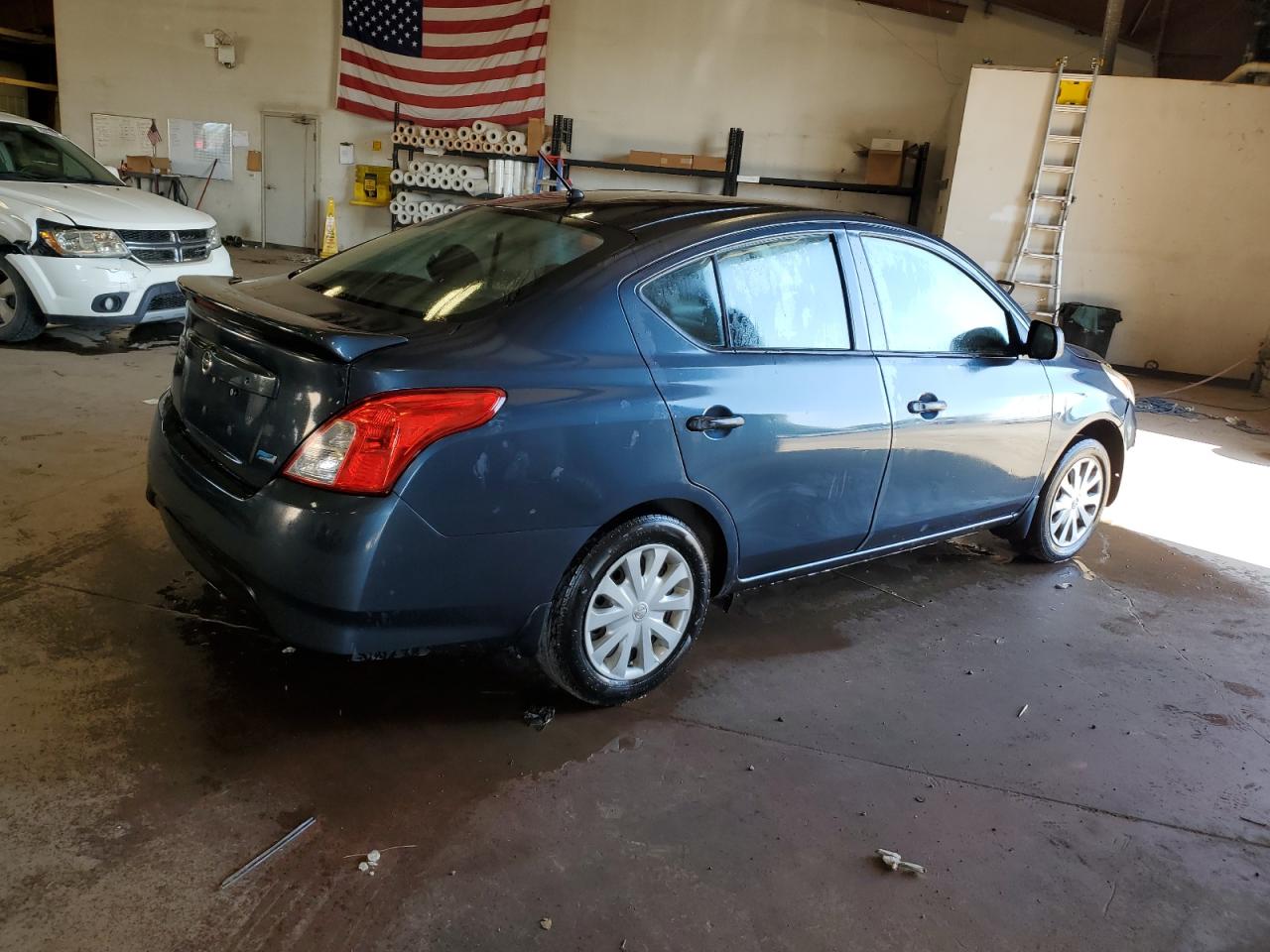 NISSAN VERSA S