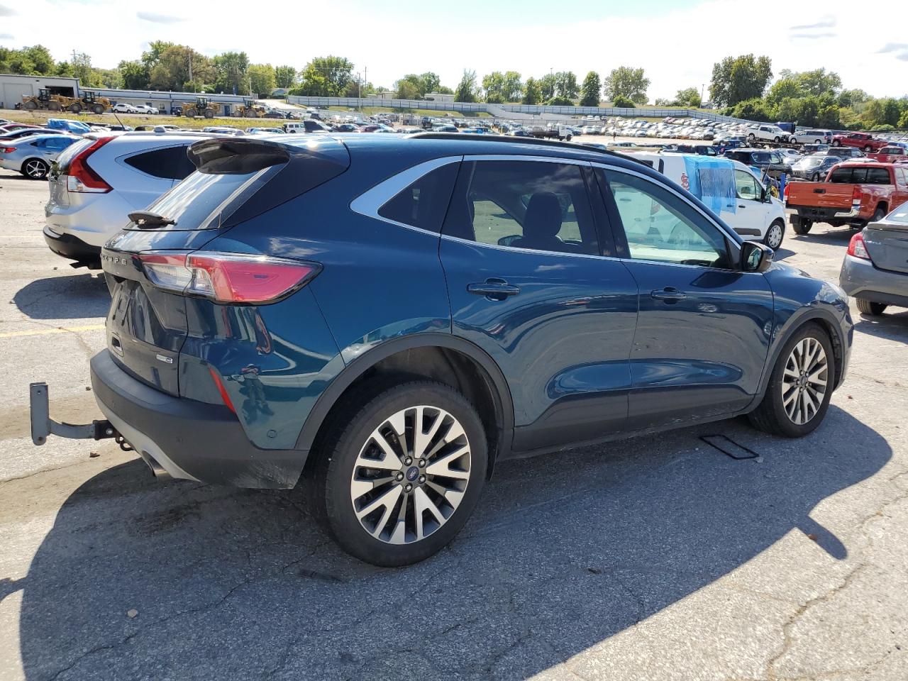 FORD ESCAPE TITANIUM