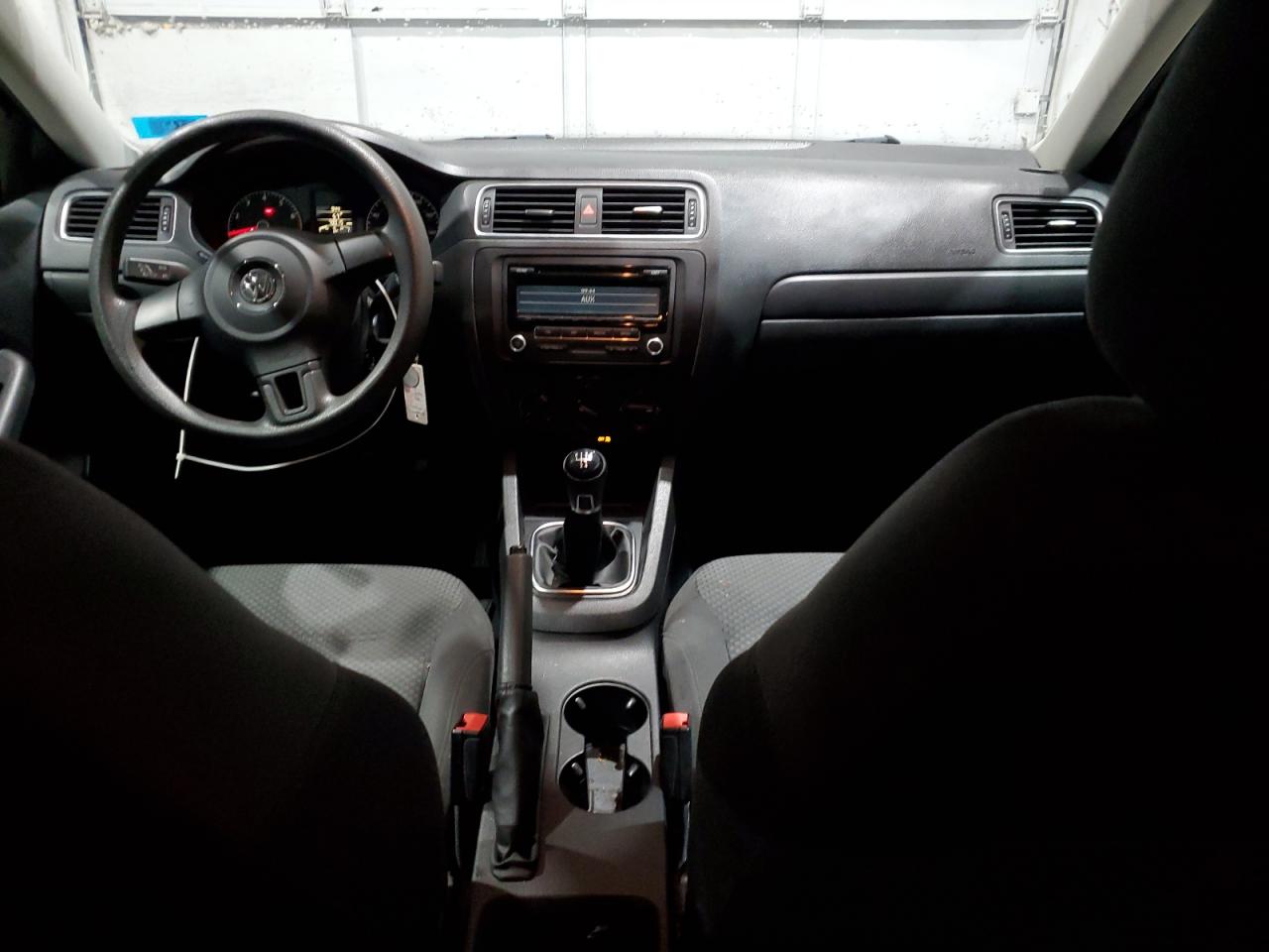 VOLKSWAGEN JETTA BASE