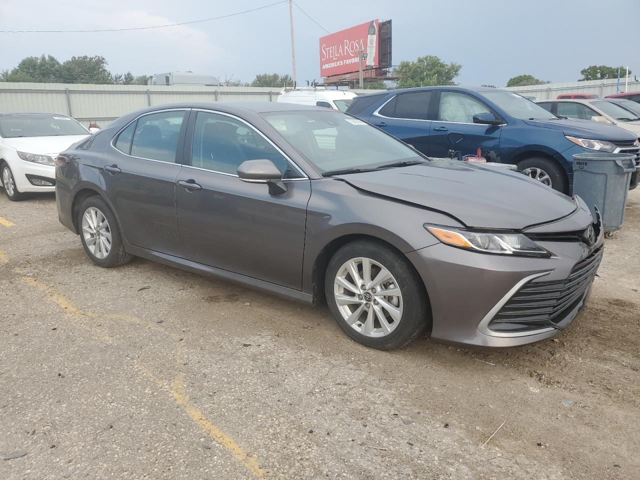 TOYOTA CAMRY LE