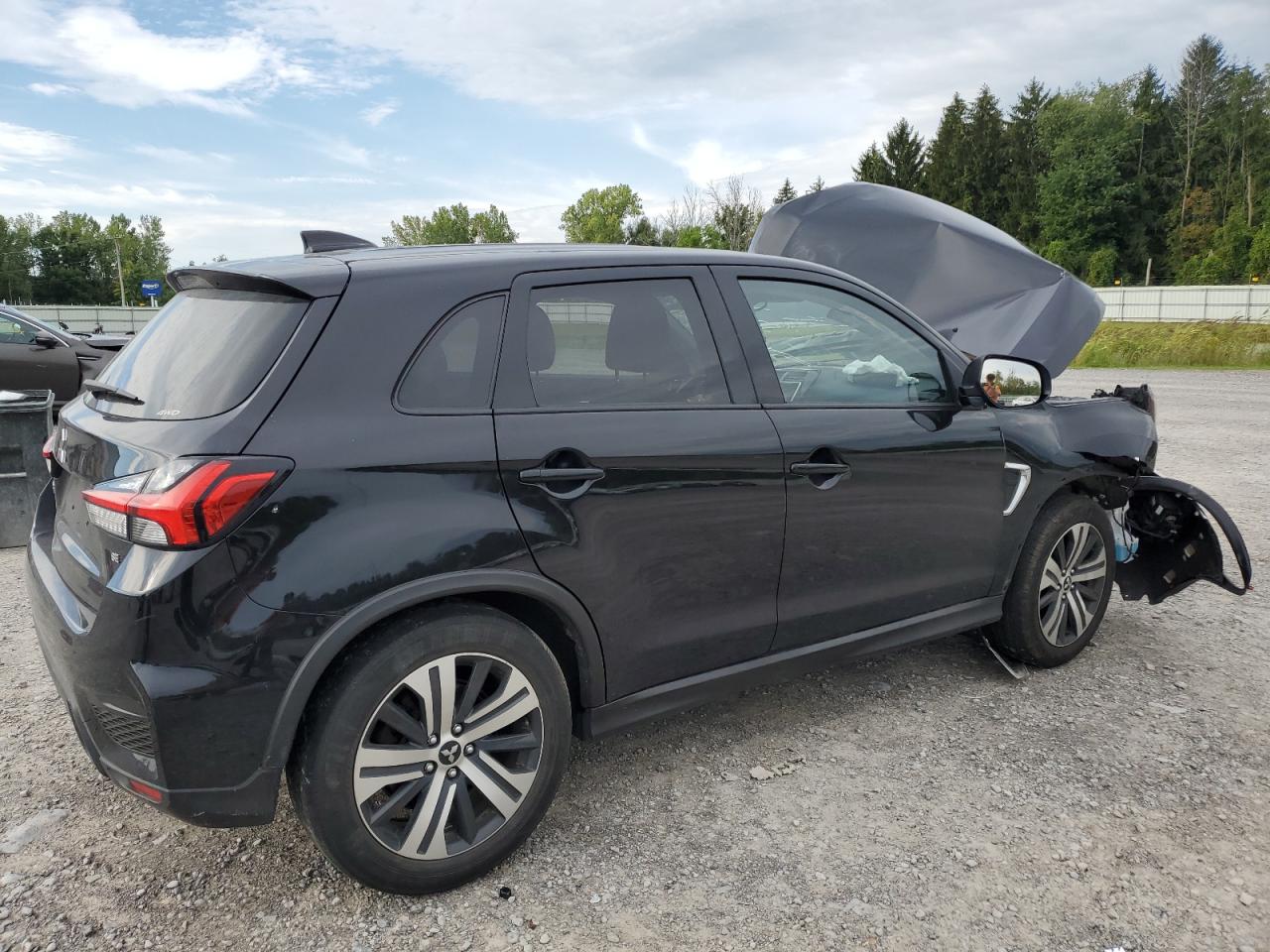 MITSUBISHI OUTLANDER ES