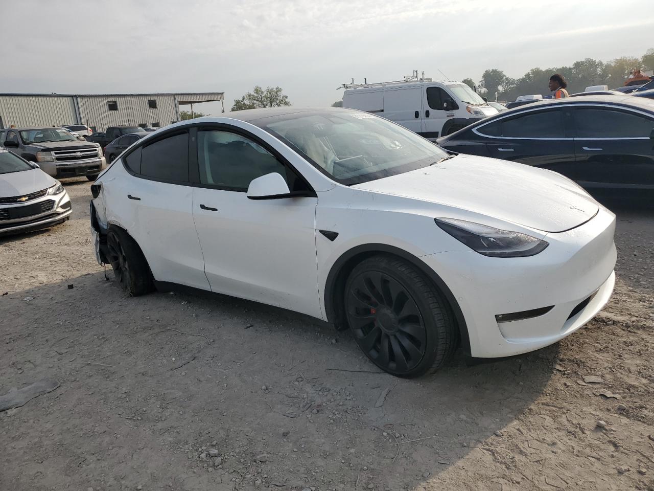TESLA MODEL Y