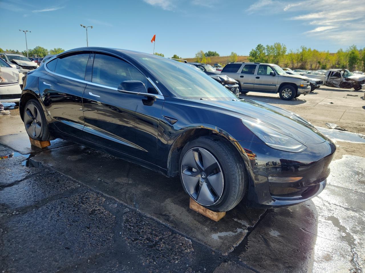 TESLA MODEL 3