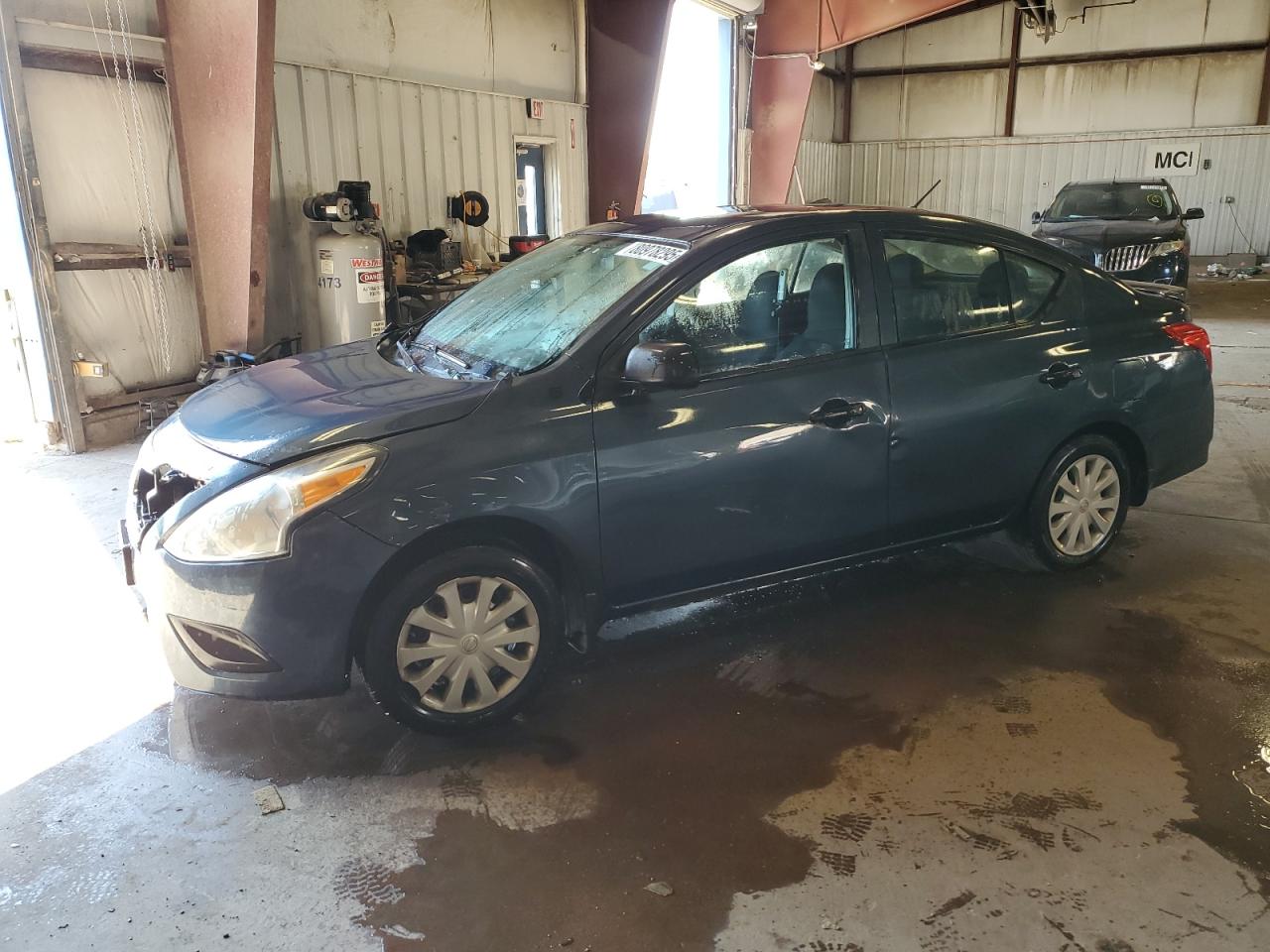 NISSAN VERSA S