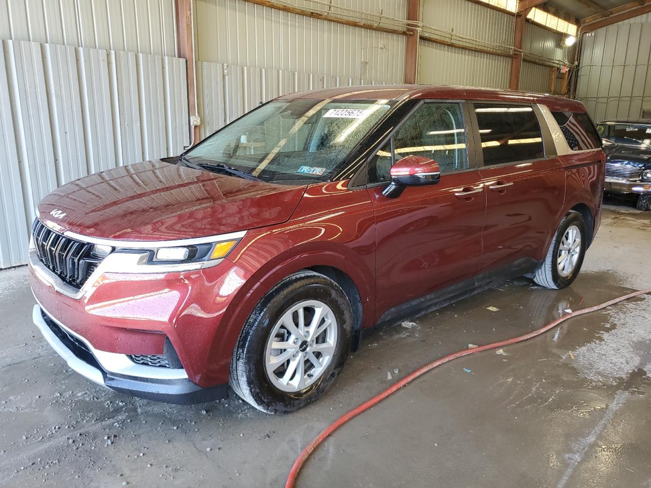  Salvage Kia Carnival