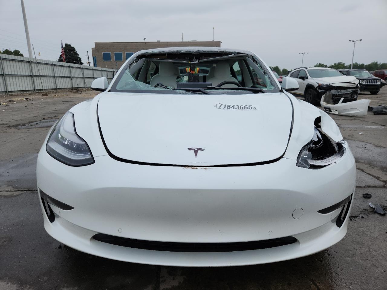 TESLA MODEL 3