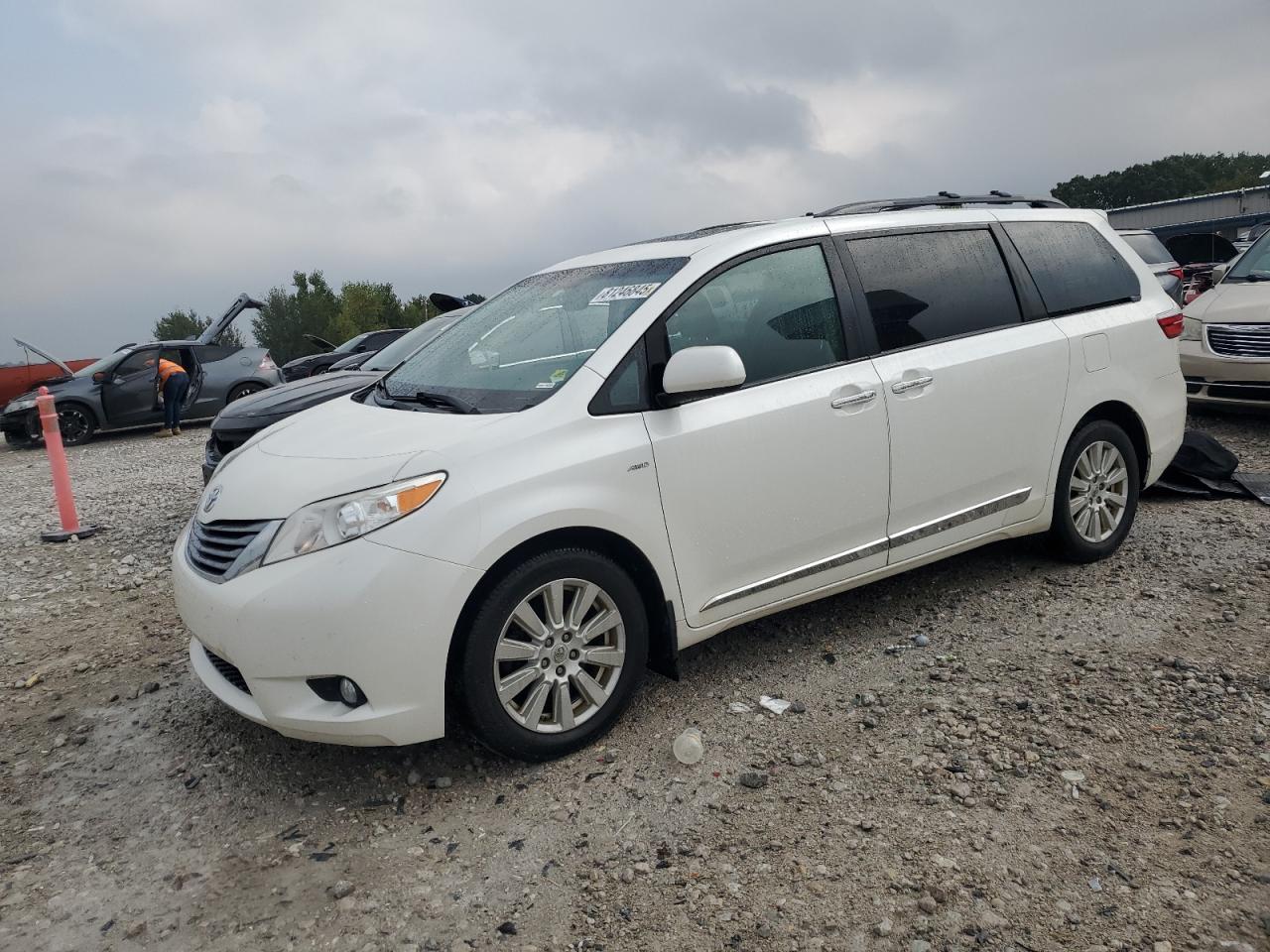 TOYOTA SIENNA XLE