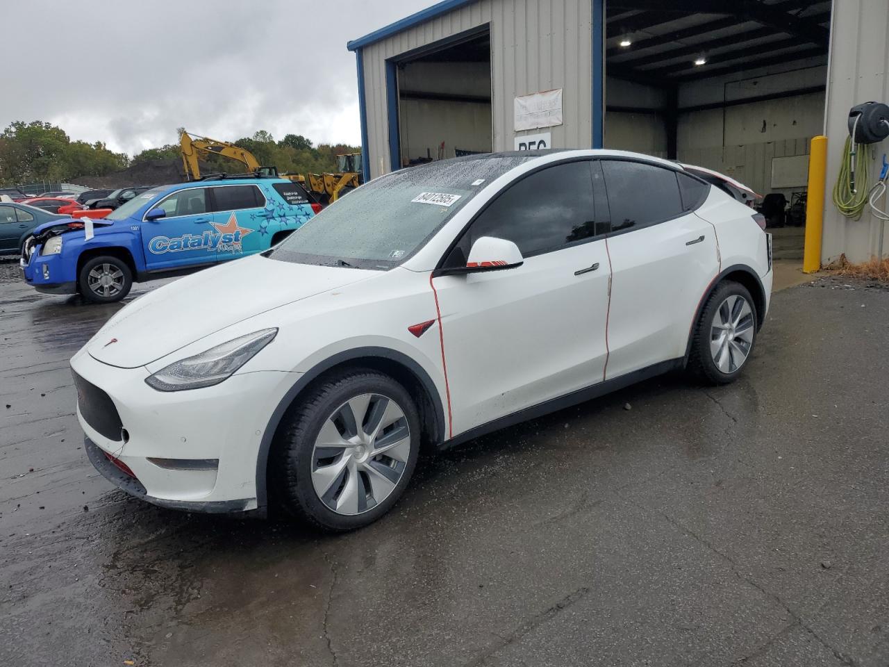 TESLA MODEL Y
