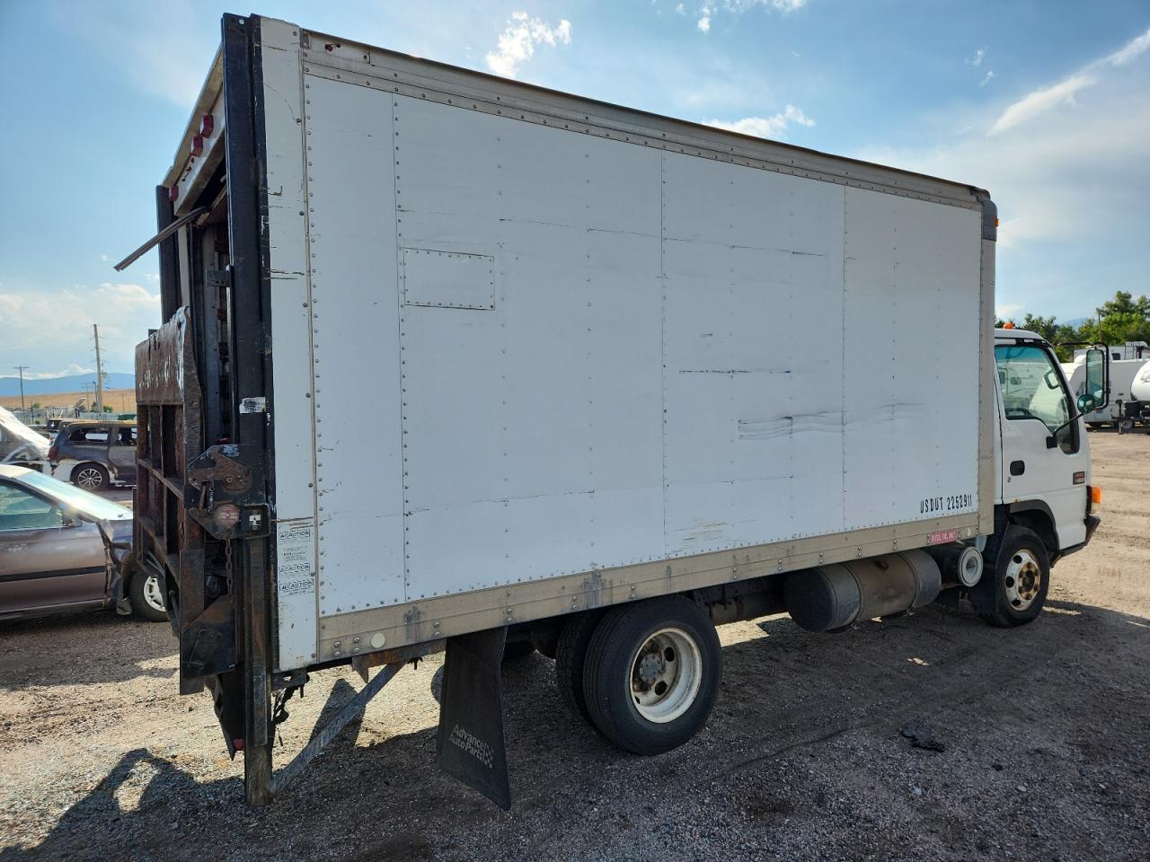 Lot #3294853748 2005 GMC W4500 W450