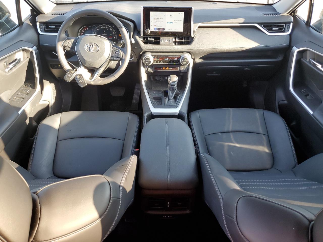 TOYOTA RAV4 XLE PREMIUM