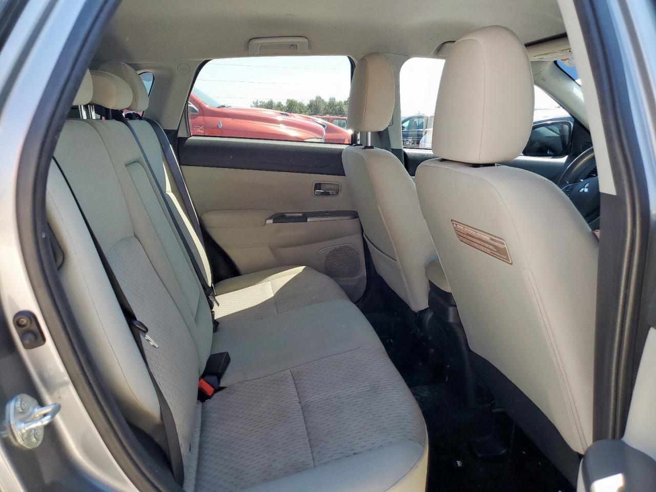 MITSUBISHI OUTLANDER ES