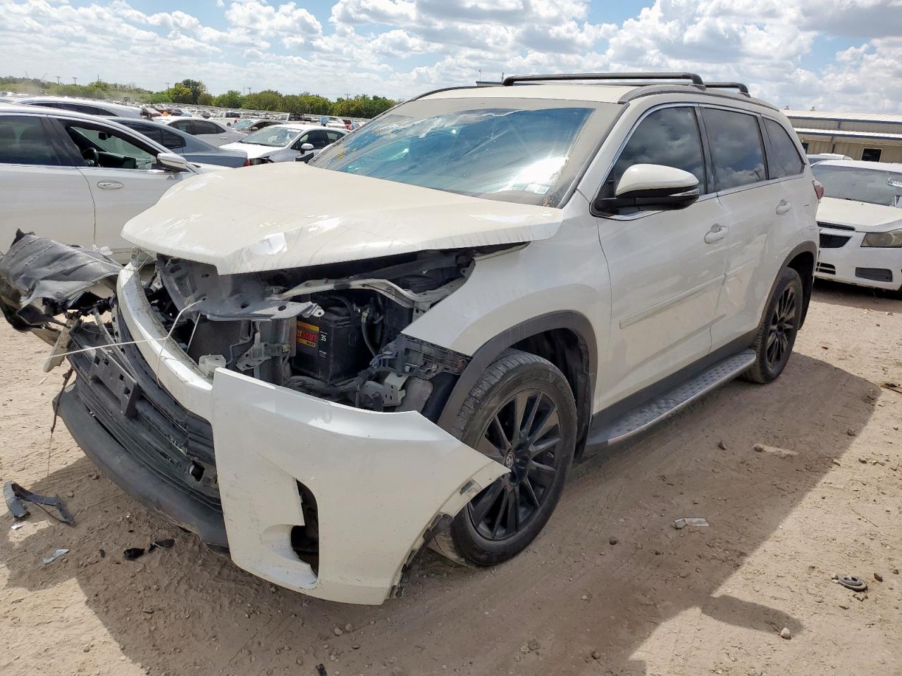 TOYOTA HIGHLANDER SE