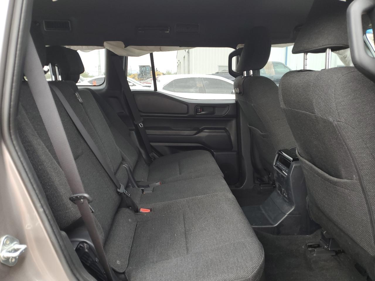 TOYOTA LAND CRUISER BASE