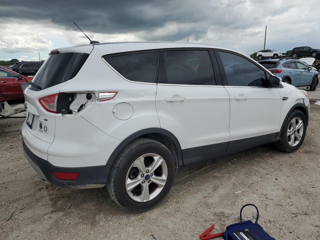 FORD ESCAPE SE