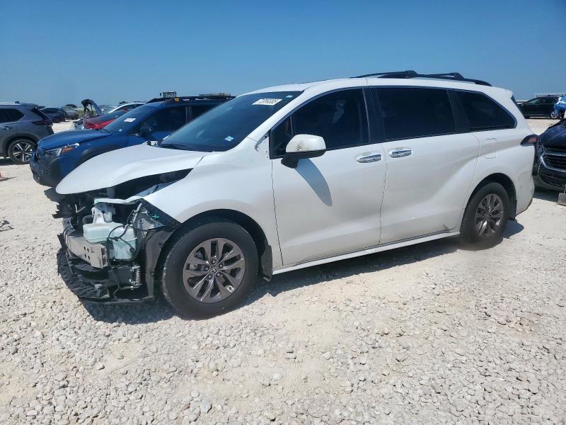 2024 TOYOTA SIENNA XLE - 5TDYRKEC5RS220249