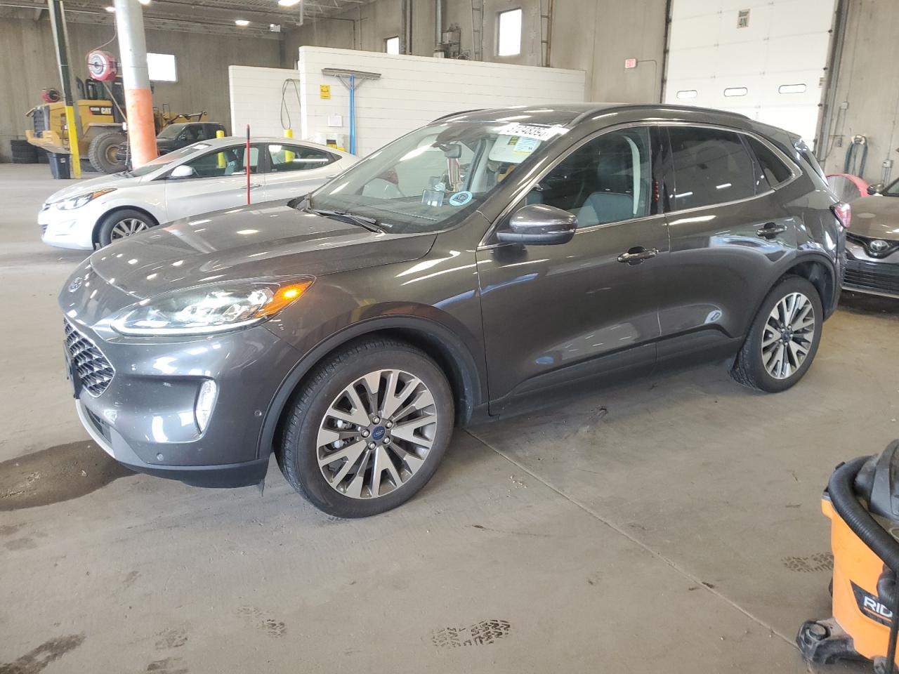 FORD ESCAPE TITANIUM