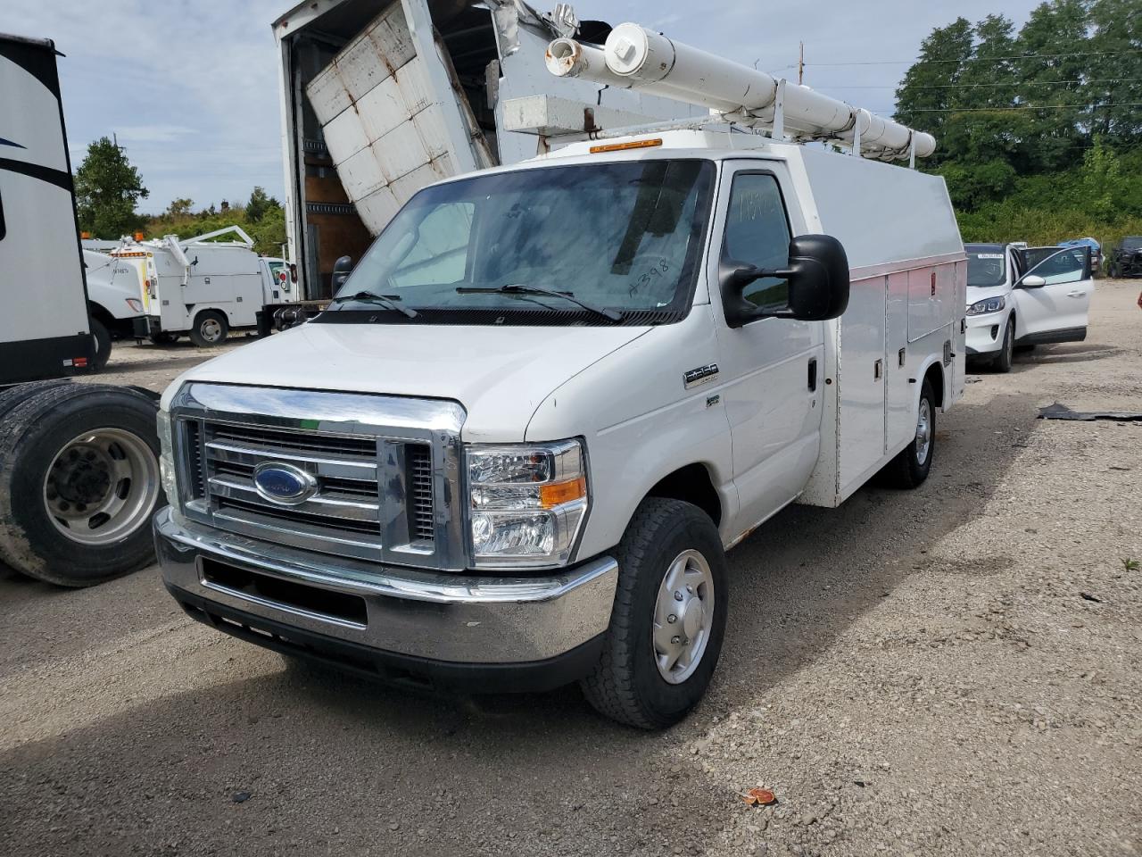 FORD ECONOLINE E350 SUPER DUTY CUTAWAY VAN