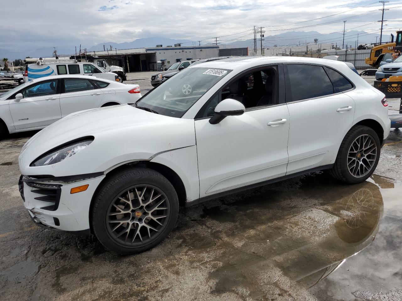 PORSCHE MACAN