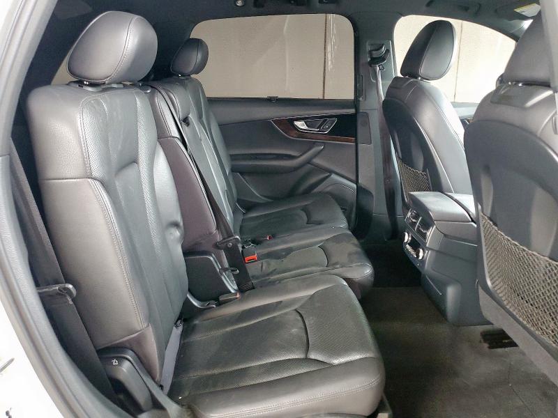 2017 AUDI Q7 PREMIUM WA1LAAF72HD033374