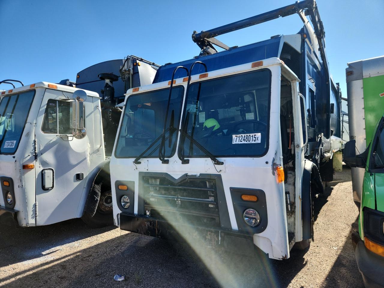 Lot #3268952250 2010 MACK 600 LEU600