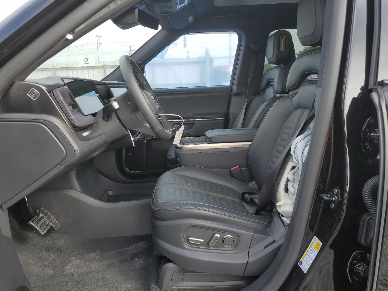 RIVIAN R1S ADVENTURE