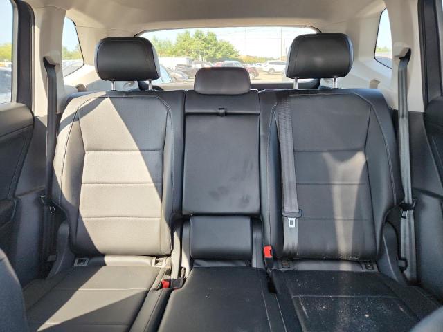 2018 VOLKSWAGEN TIGUAN SE 3VV2B7AX3JM003997