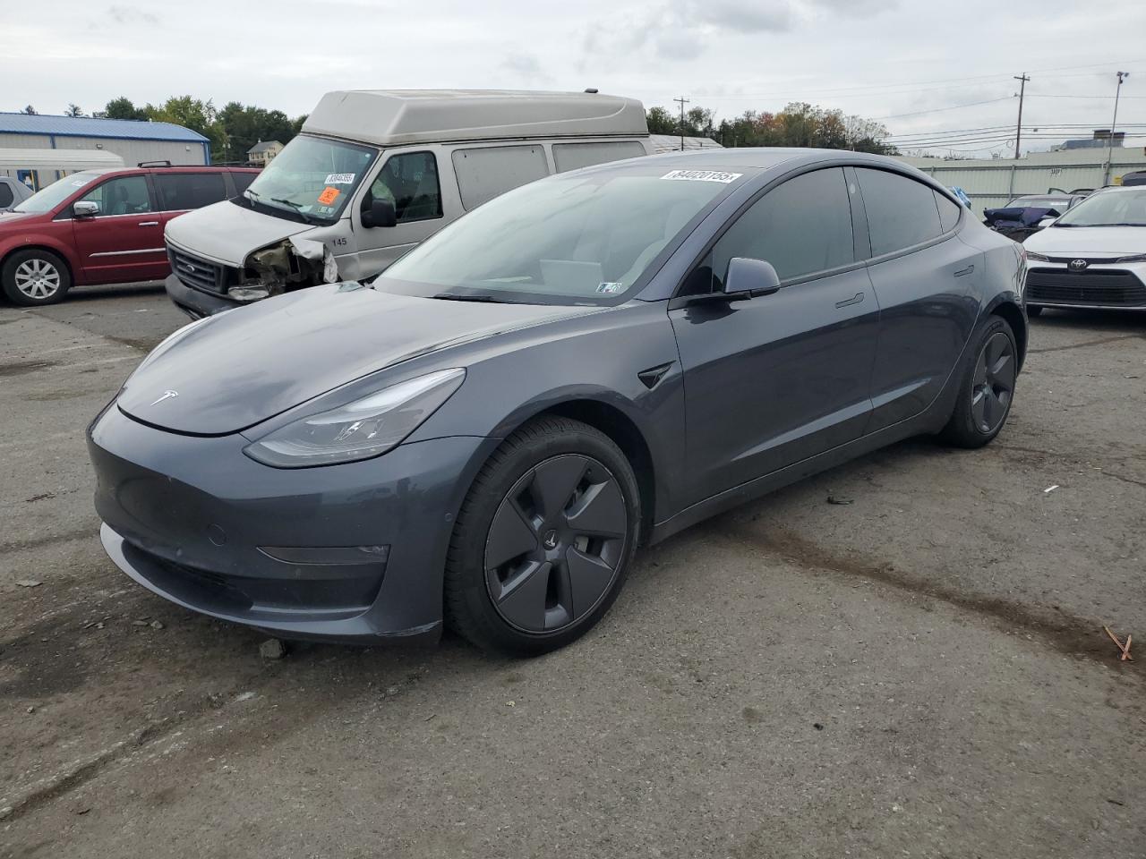 TESLA MODEL 3